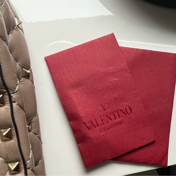 Valentino Garavani Rockstud Spike Medium Quilted Top-Handle bag - Picture 7 of 8